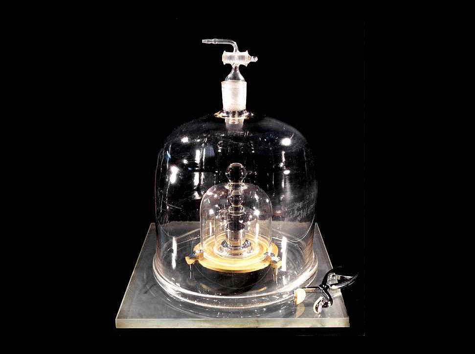 The International Prototype Kilogram (<i>le Grand K</i>). Source: Bureau International des Poids et Mesures https://www.bipm.org/en/bipm/mass/ipk/